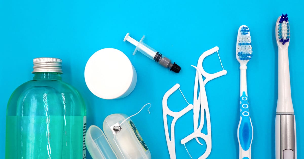 Irrigador dental o hilo dental: cuál usar según tu boca