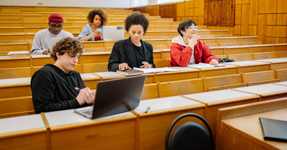 Mejores portátiles para estudiantes 2026: qué comprar sin pagar de más